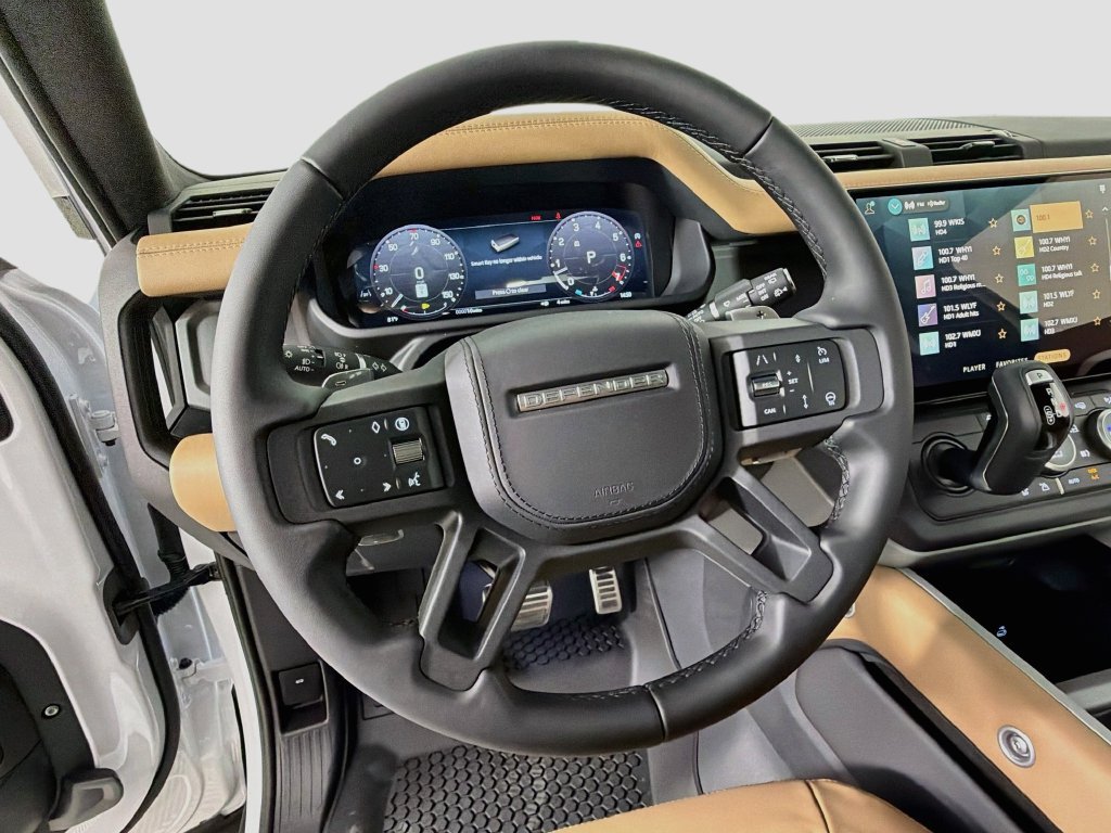 New 2026 Fuji White Land Rover V8 image 11