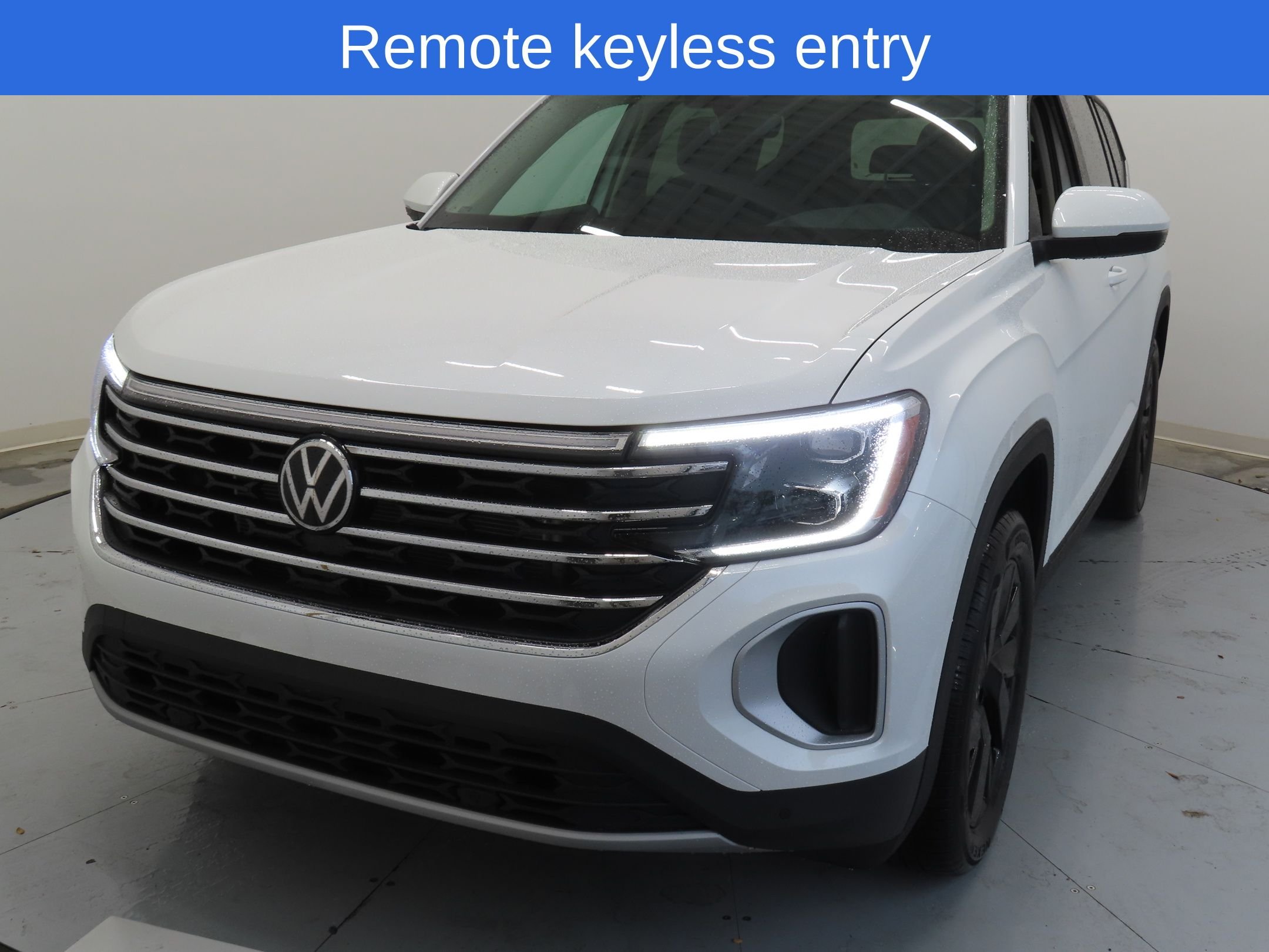 Used 2026 White Volkswagen 2.0T SE w/Technology image 4
