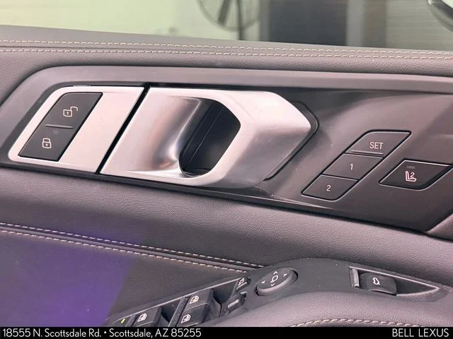 Used 2025 White BMW M60i image 18