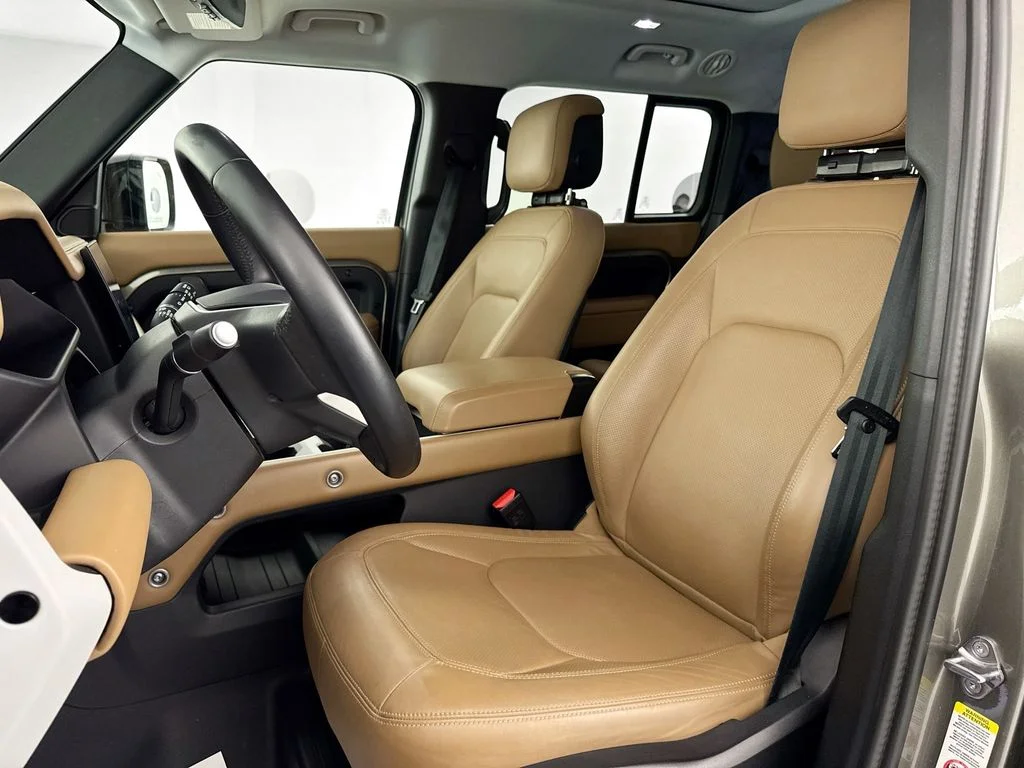 Used 2025 Gray Land Rover S image 21