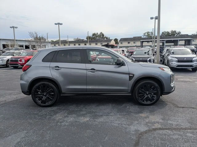 New 2027 Gray Mitsubishi 2.0 LE image 5