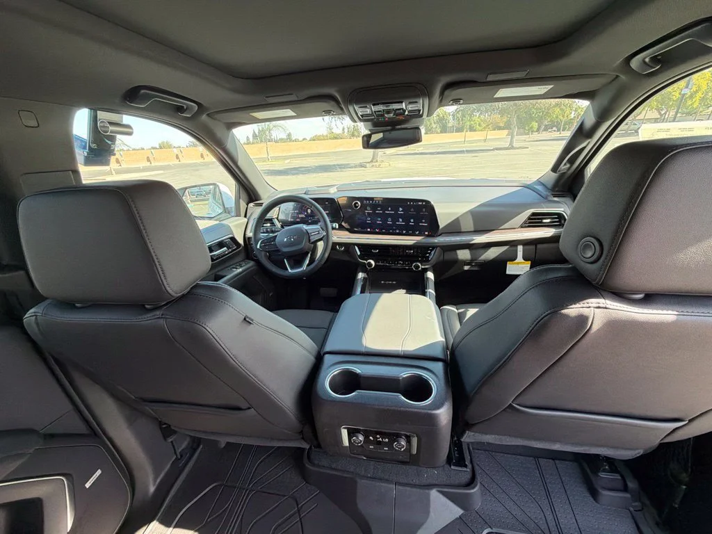 2027 Chevrolet Tahoe Z71 - Photo 32