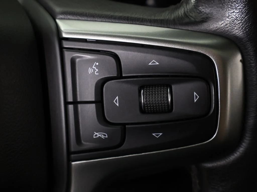 Used 2022 Summit White Chevrolet LTZ image 49