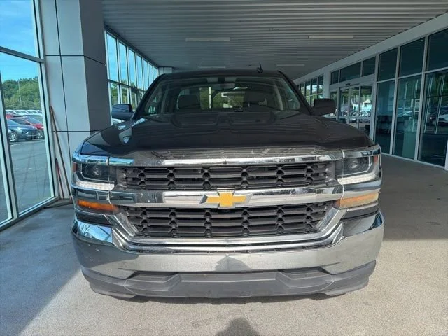 Used 2018 GRAPHITE METALLIC Chevrolet LT image 2