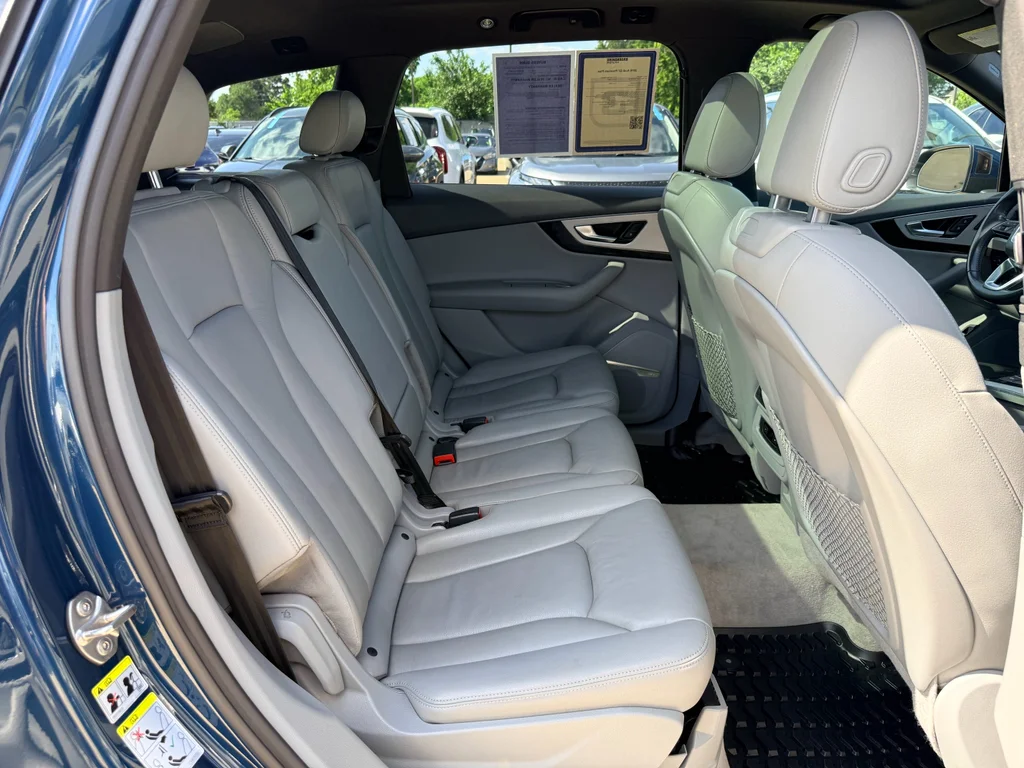 Used 2018 Ink Blue Metallic Audi Premium Plus image 26