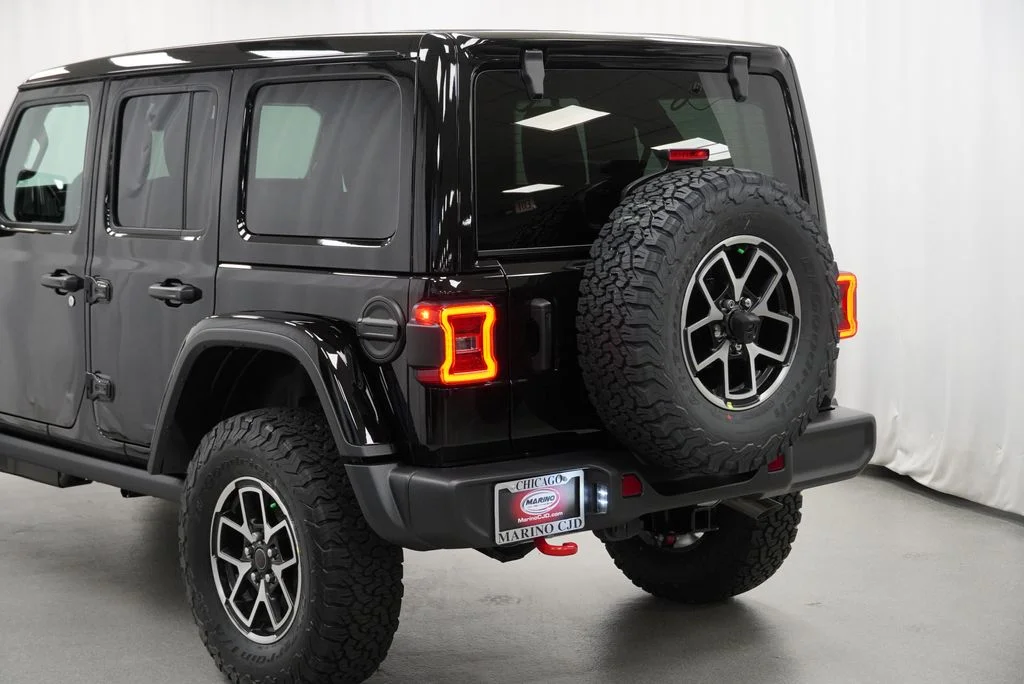 New 2026 Black Clear-Coat Exterior Paint Jeep Rubicon image 12