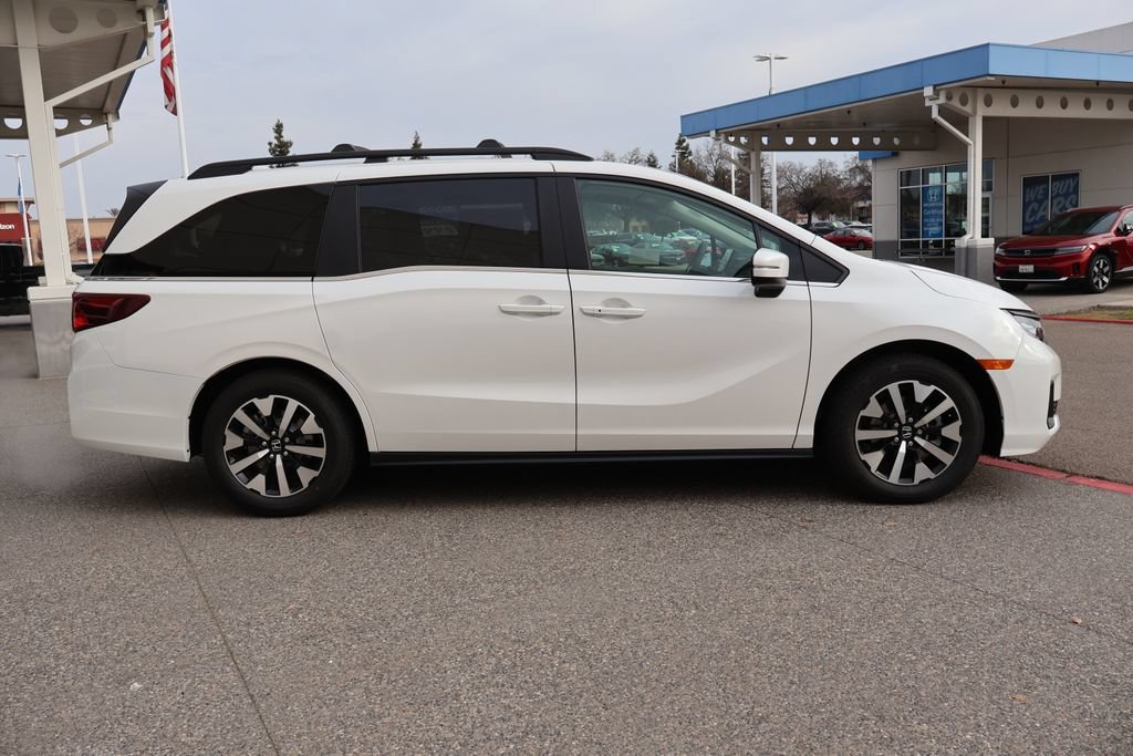 New 2026 Platinum White Pearl Honda EX-L image 4