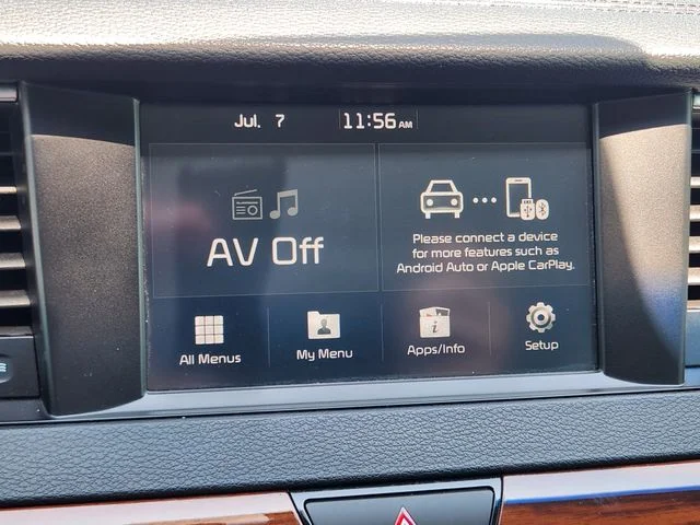 Used 2018 Snow White Pearl Kia Premium image 17