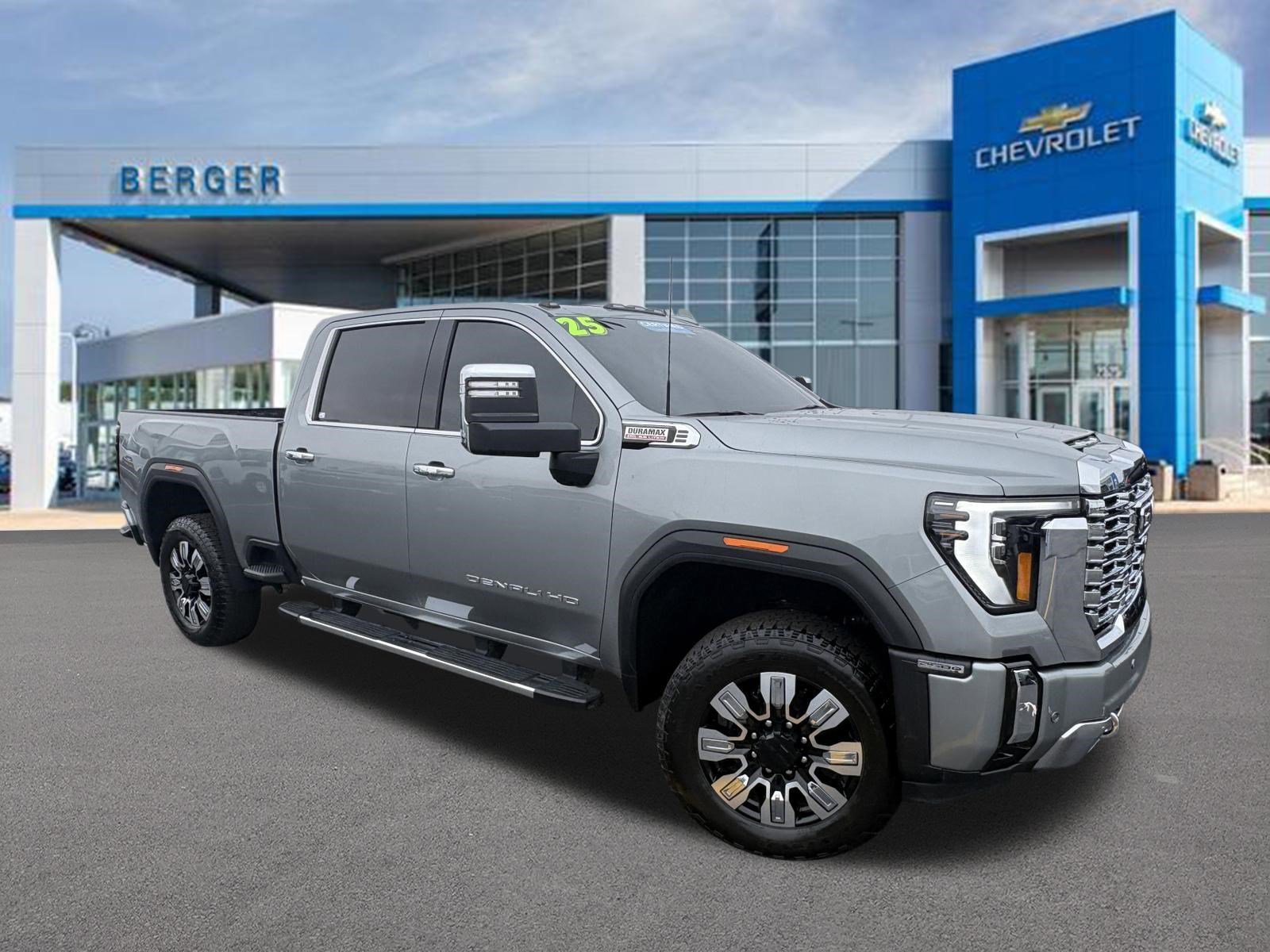 2025 GMC Sierra 4WD Crew Cab Standard Box Denali's photo