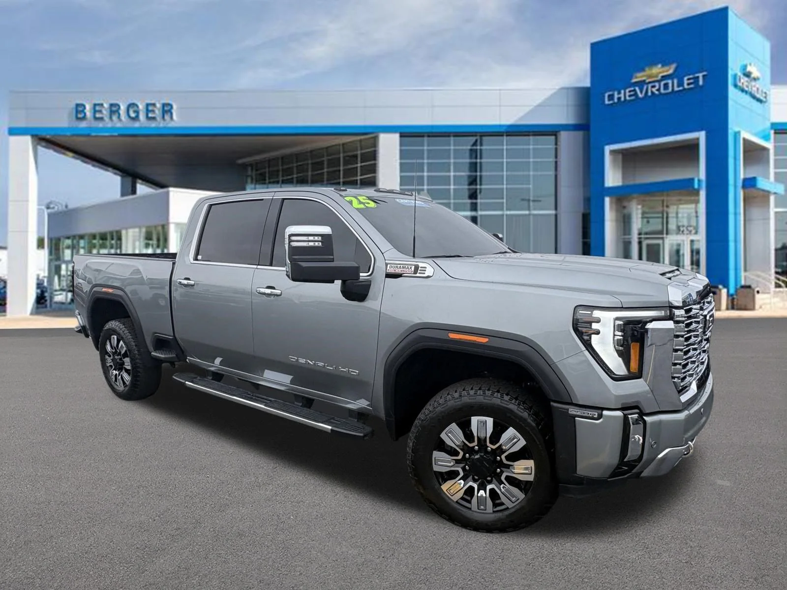 2025 GMC Sierra 4WD Crew Cab Standard Box Denali's photo