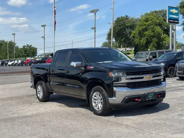 Used 2020 BLACK Chevrolet LT image 7