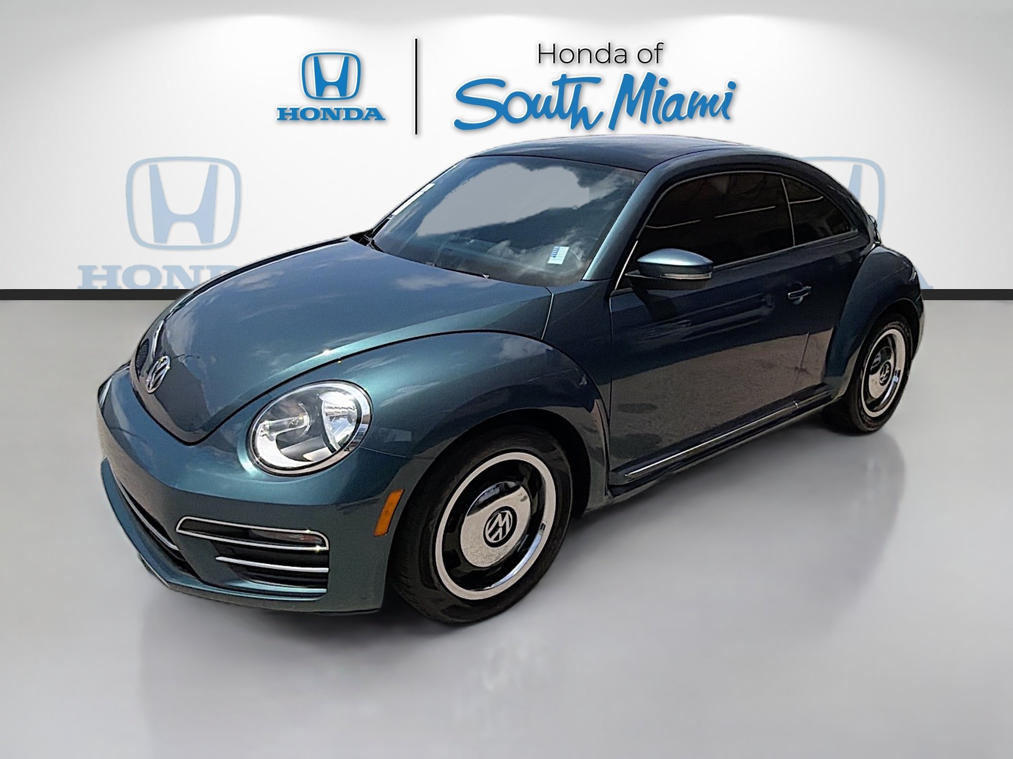 Used 2018 Teal Metallic Volkswagen Coast image 3
