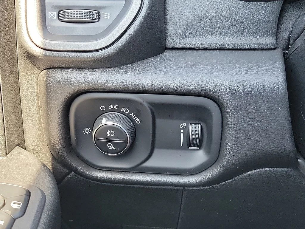 2025 RAM 2500 Tradesman - Photo 15