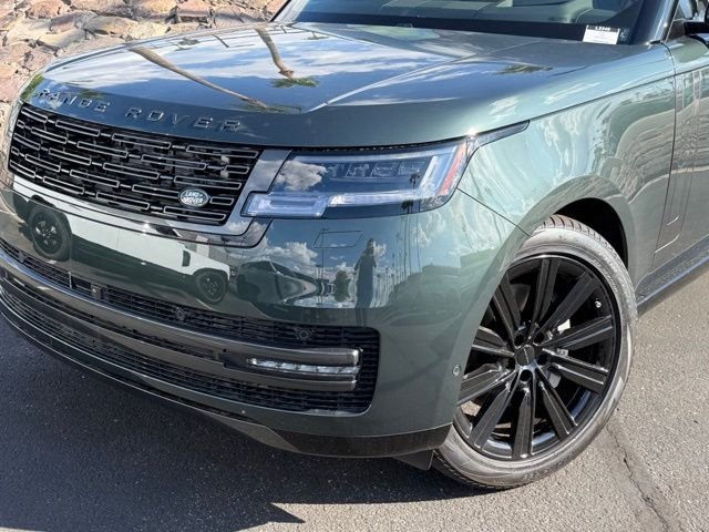 New 2026 Belgravia Green Land Rover SE image 2