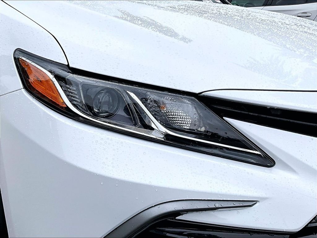 Used 2024 White Toyota LE image 31