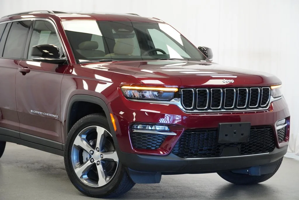 Used 2025 Red Jeep Limited image 6