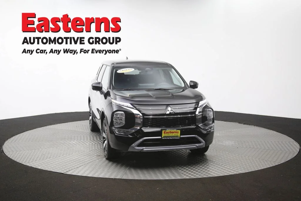 Used 2025 Black Mitsubishi SE image 52