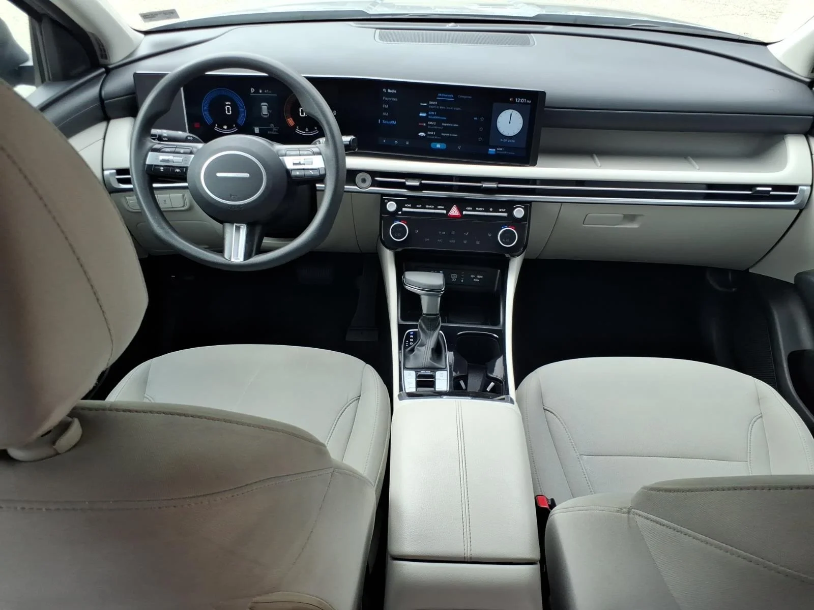 Used 2025 Shimmering Silver Hyundai SEL image 28