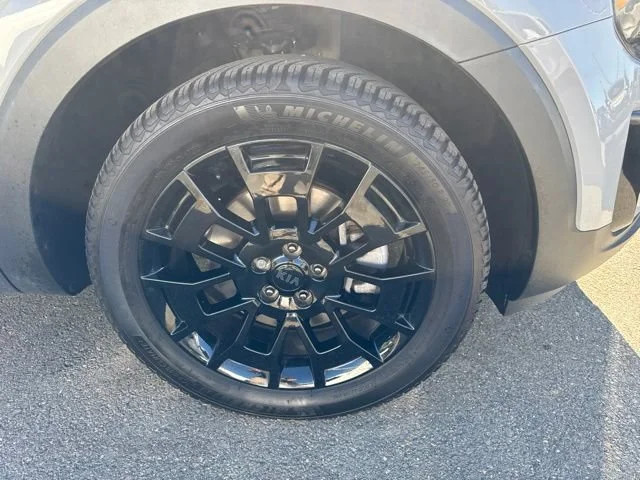 Used 2021 Wolf Gray Kia SX image 40