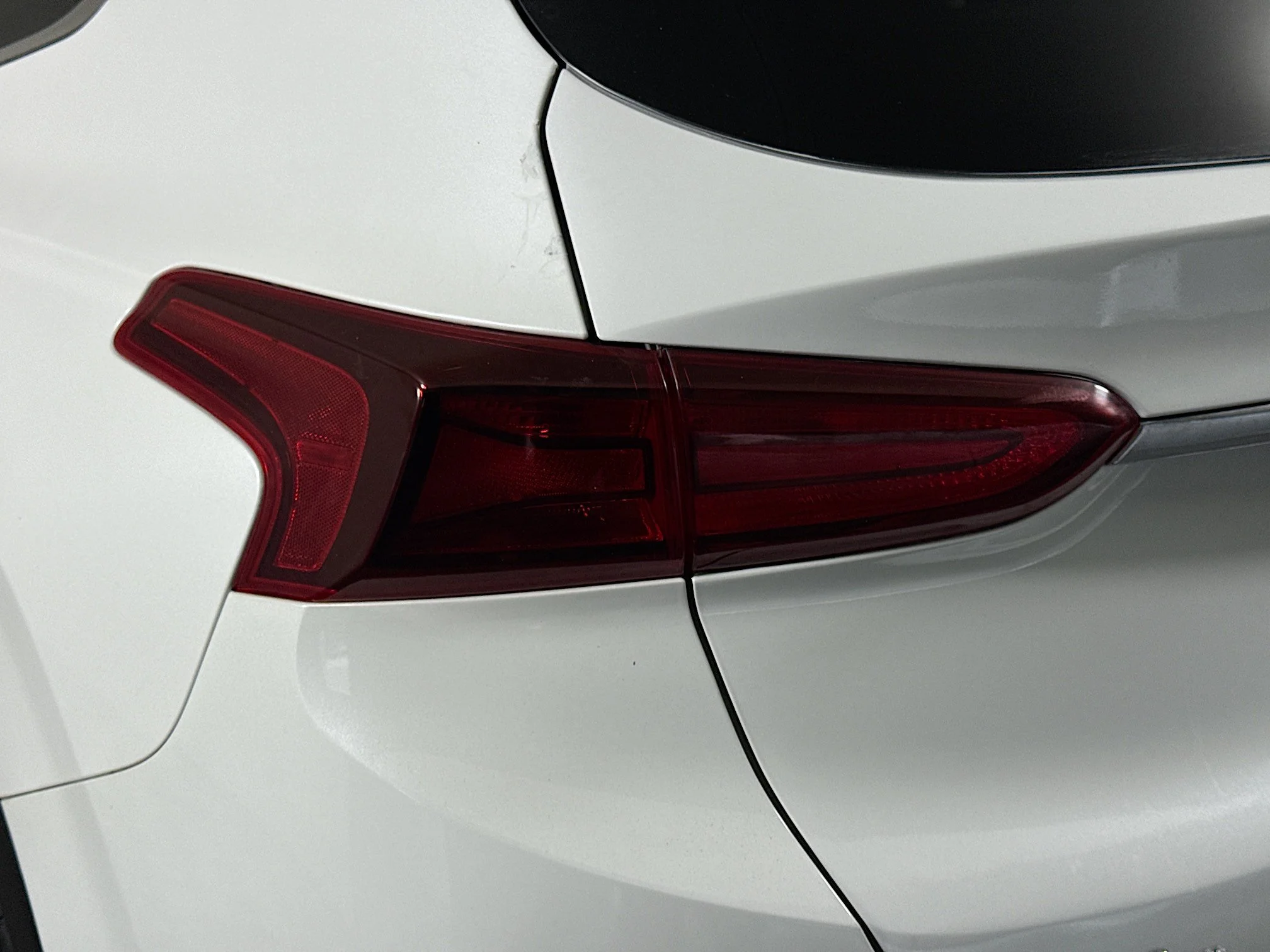 Used 2020 Quartz White Hyundai SE image 31