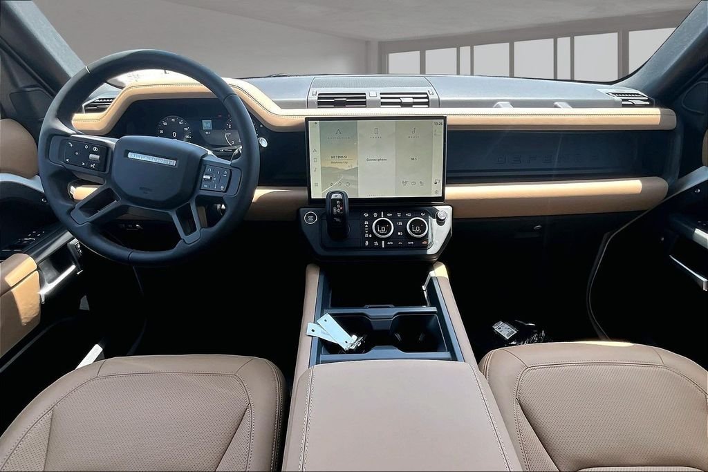 New 2026 Fuji White LAND ROVER S image 5