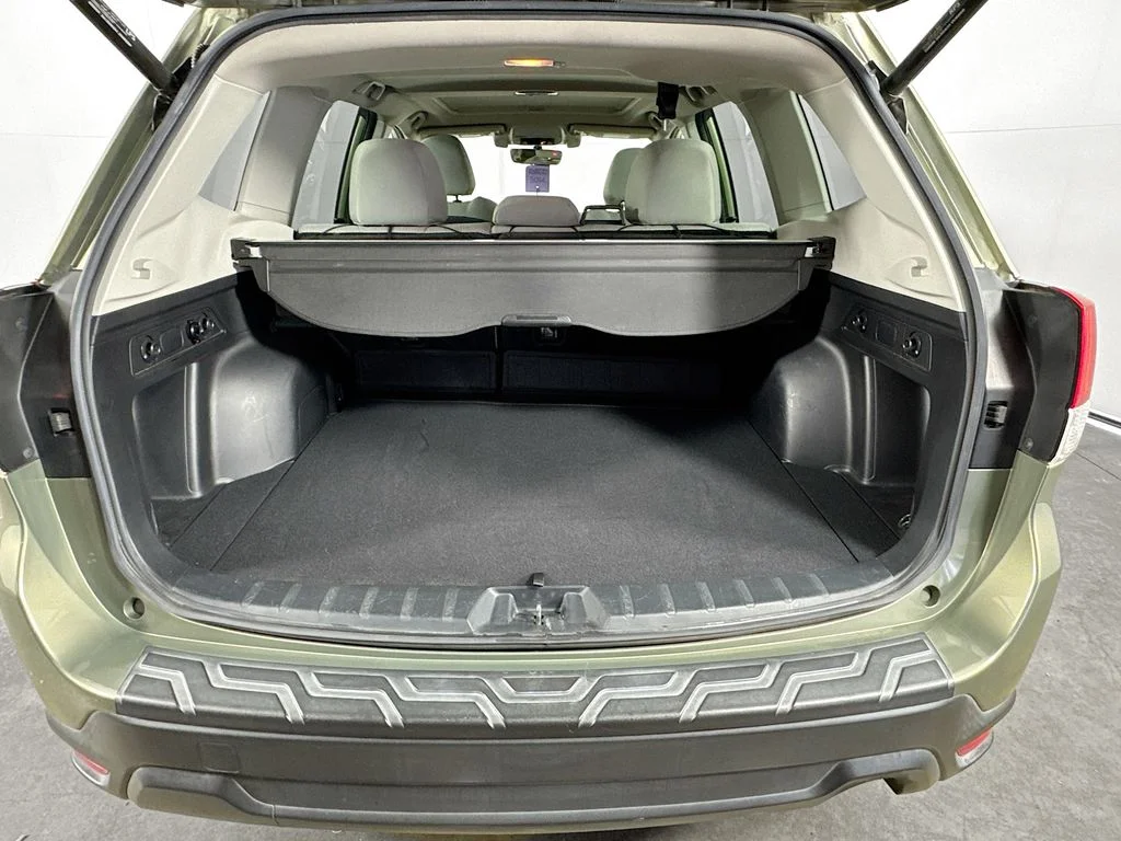 Used 2019 Green Subaru Premium image 32