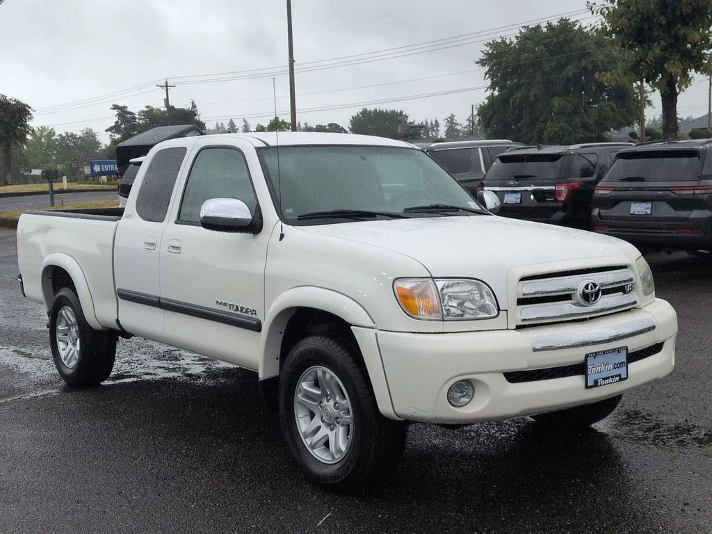 Used 2006 Natural White Toyota SR5 image 7