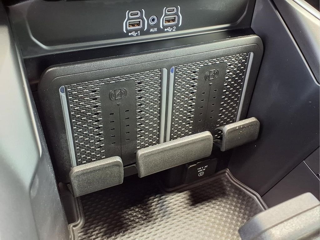 Used 2026 White Ram Big Horn image 23