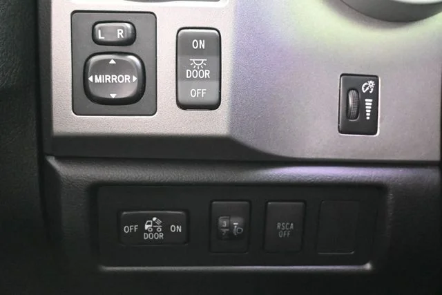 Used 2011 White Toyota Grade image 24
