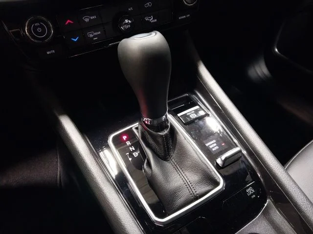 New 2026 Black Jeep Latitude image 16