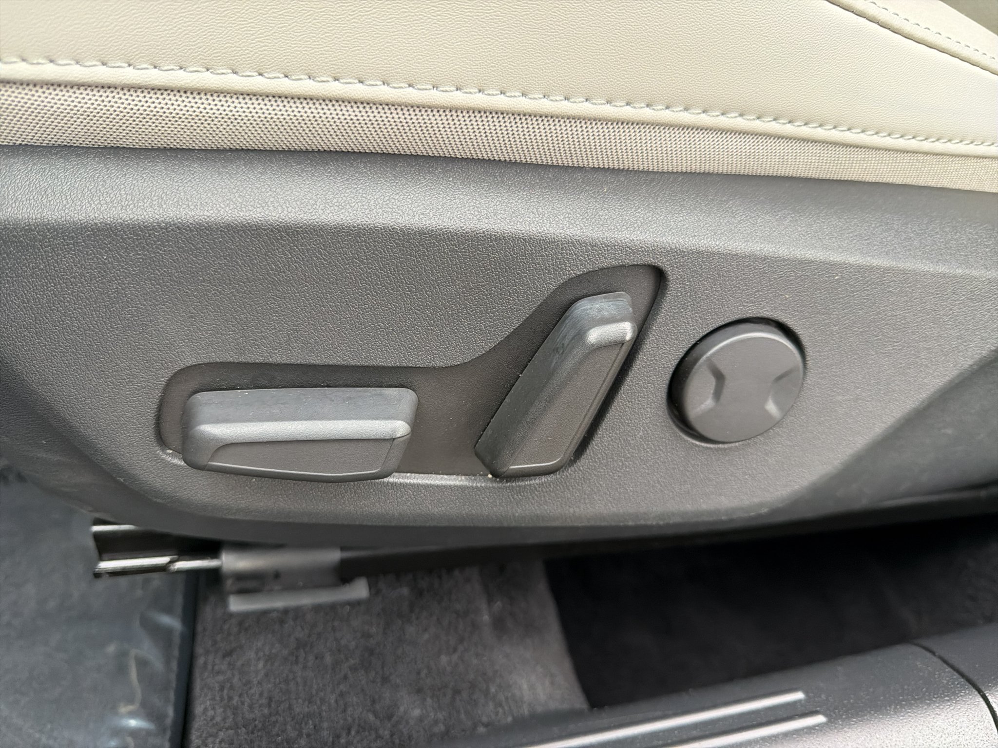 Certified Used 2024 Steel Gray Kia EX image 18