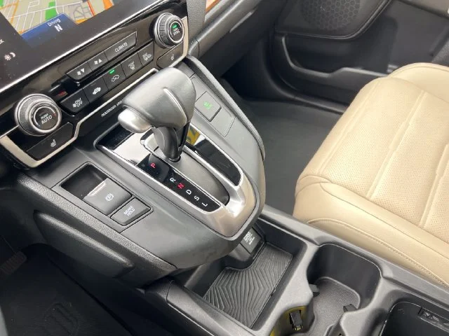 Used 2019 Platinum White Pearl Honda Touring image 26
