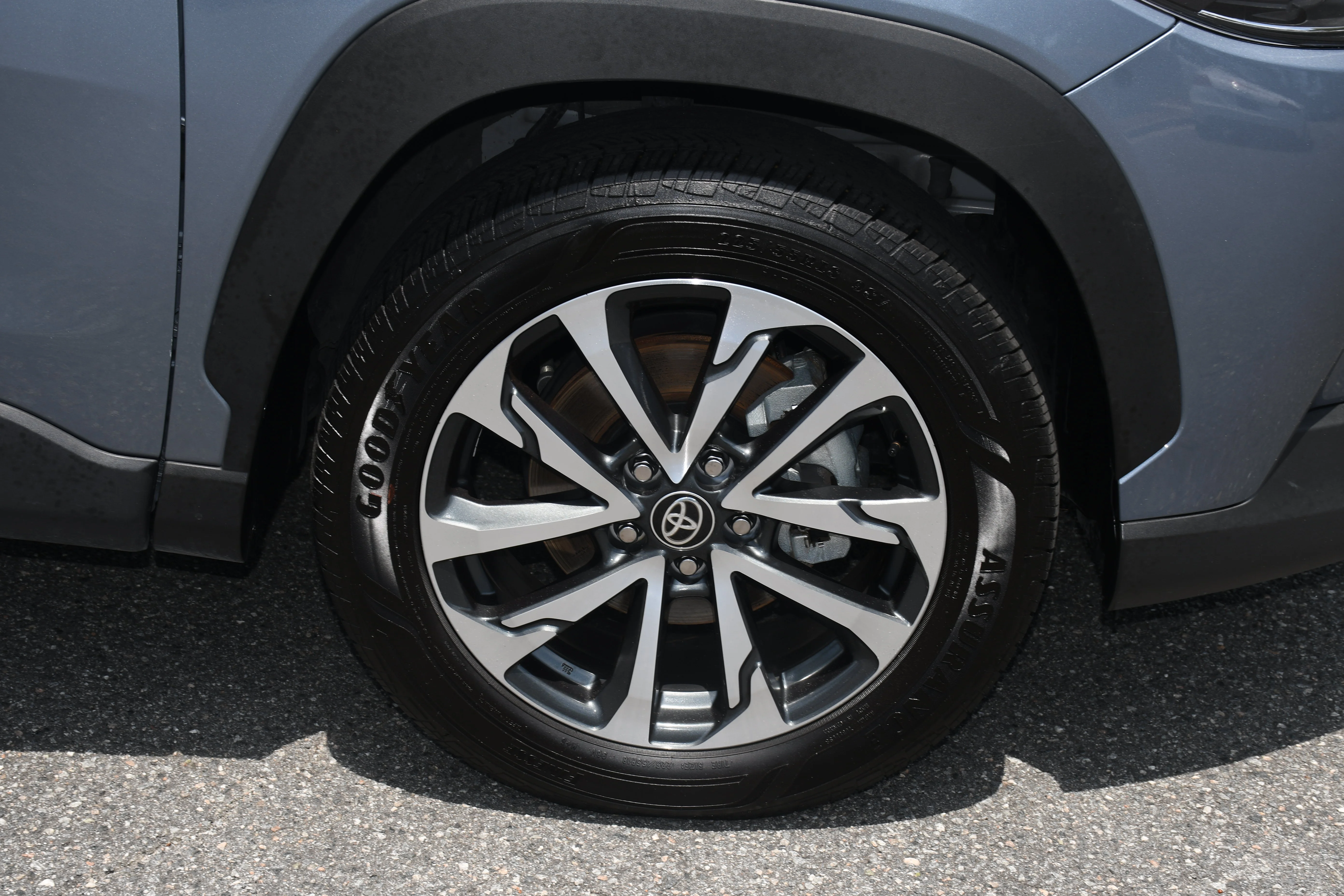 Certified Used 2025  Toyota XLE image 21