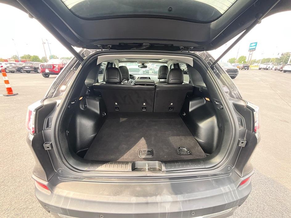 Used 2019 Gray Jeep Limited image 8