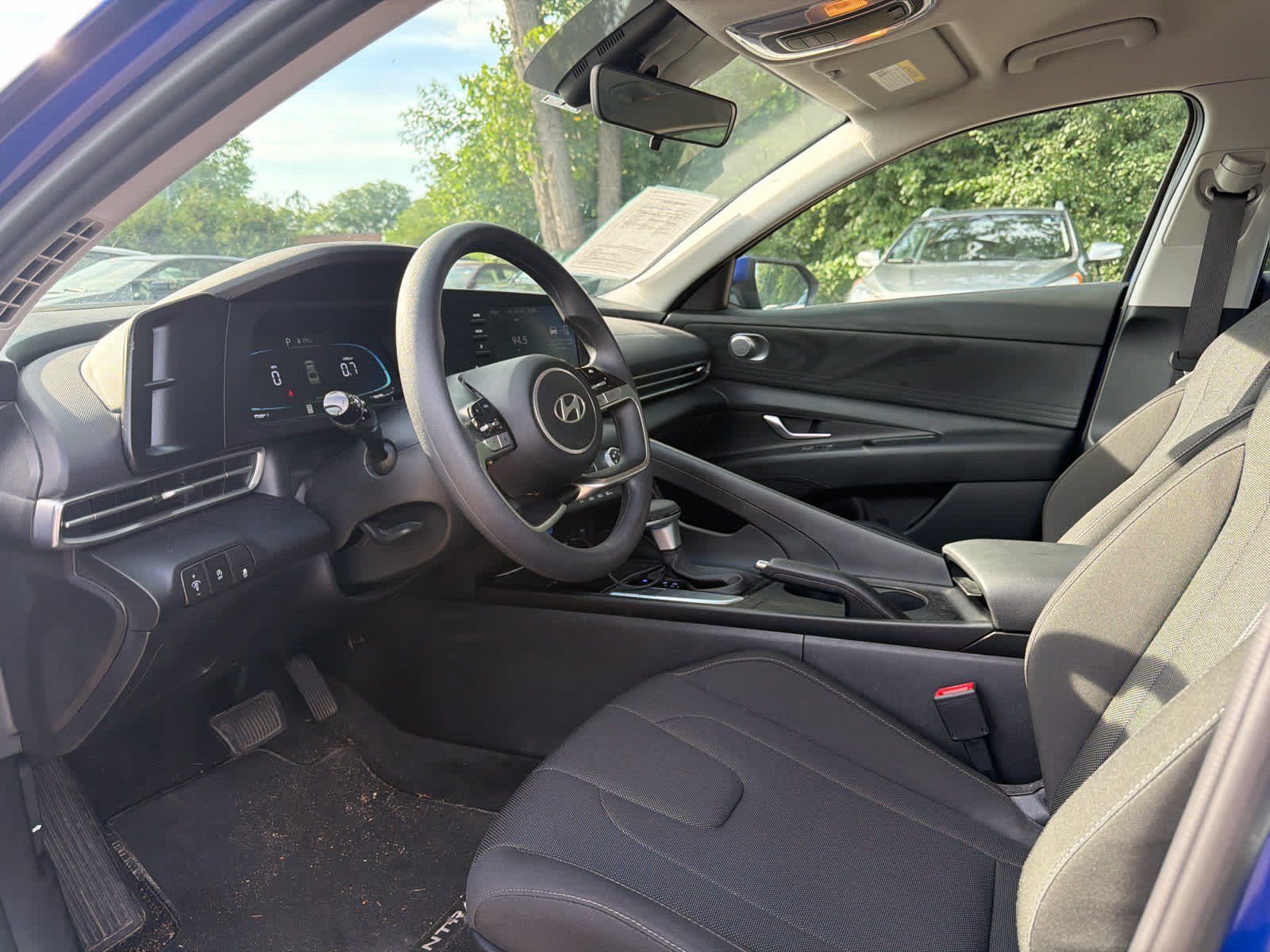 Certified Used 2025 Intense Blue Hyundai SE image 5