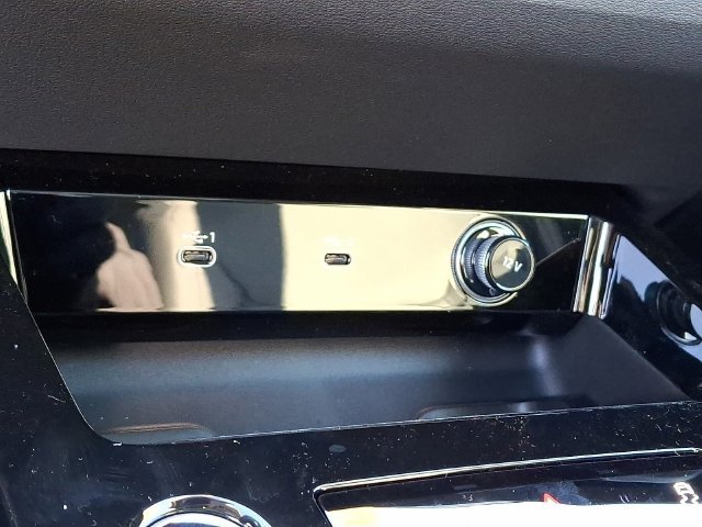 Used 2025 White Audi  image 18