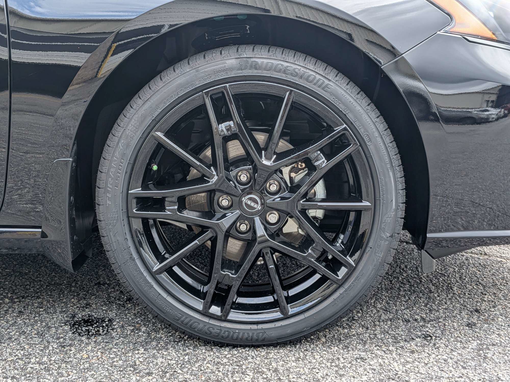 New 2026 Black Nissan 2.5 SR image 9