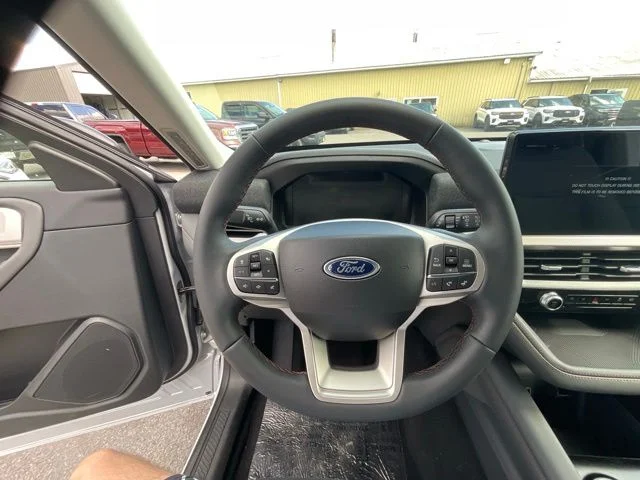 New 2026 Space White Metallic Ford Active image 34