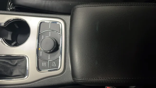 Used 2019 Bright White Clearcoat Jeep Limited image 20