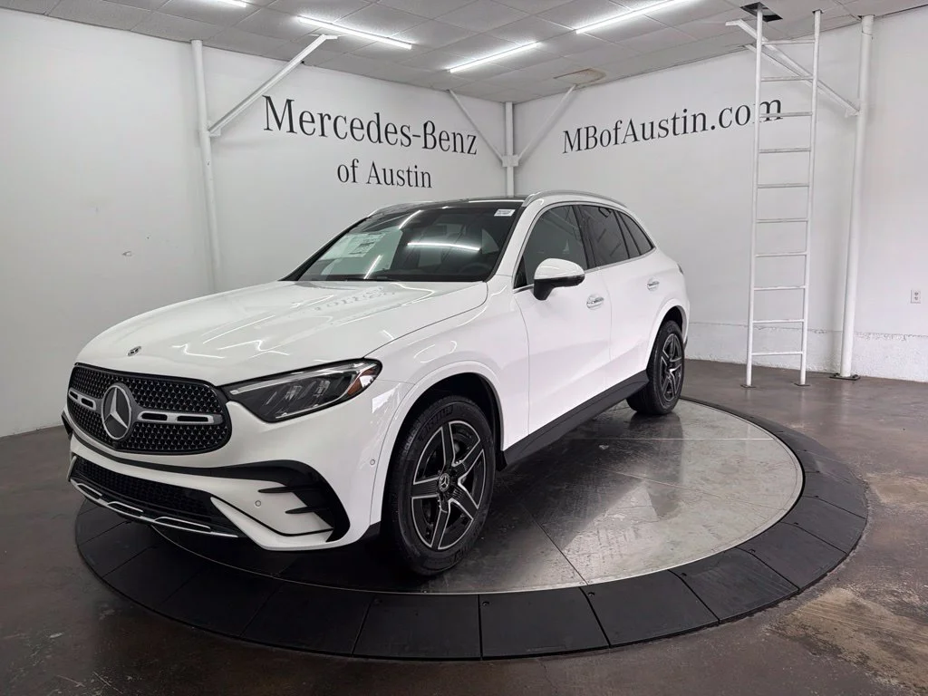 New 2027 White Mercedes-Benz GLC 300 image 3