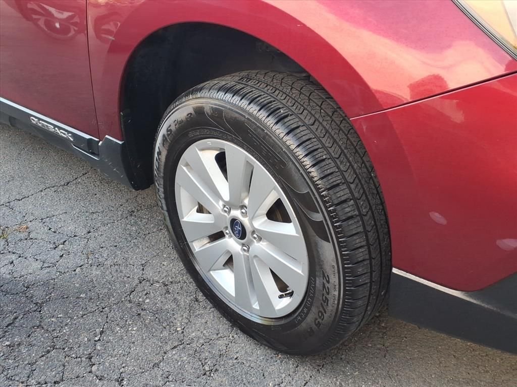 Used 2019 Red Subaru 2.5i Premium image 5