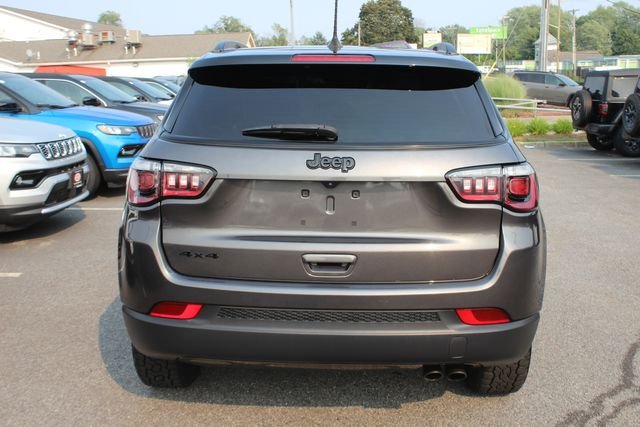 Used 2022 Gray Jeep Latitude image 28