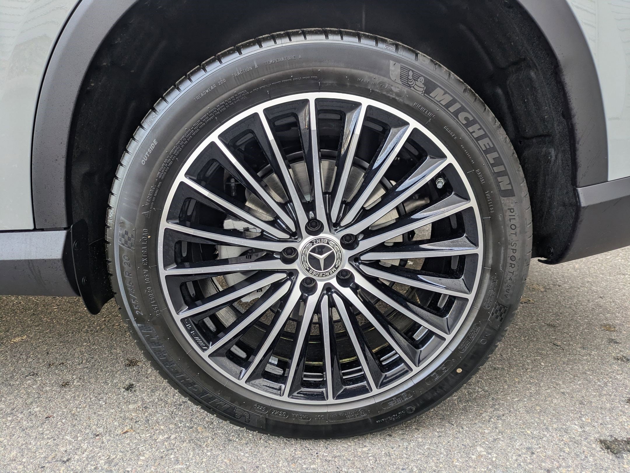 New 2026 MANUFAKTUR Alpine Grey Mercedes-Benz GLC 300 image 32