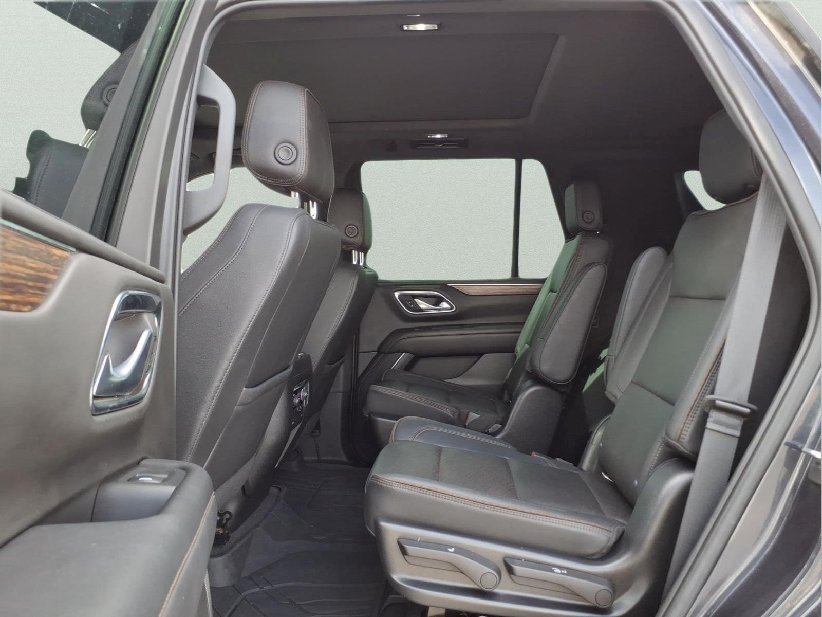 Used 2022 Dark Ash Metallic Chevrolet High Country image 11
