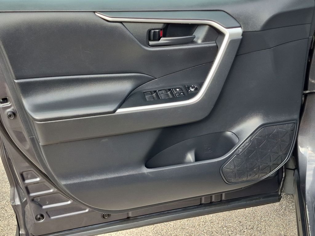 Used 2019 Gray Toyota LE image 21