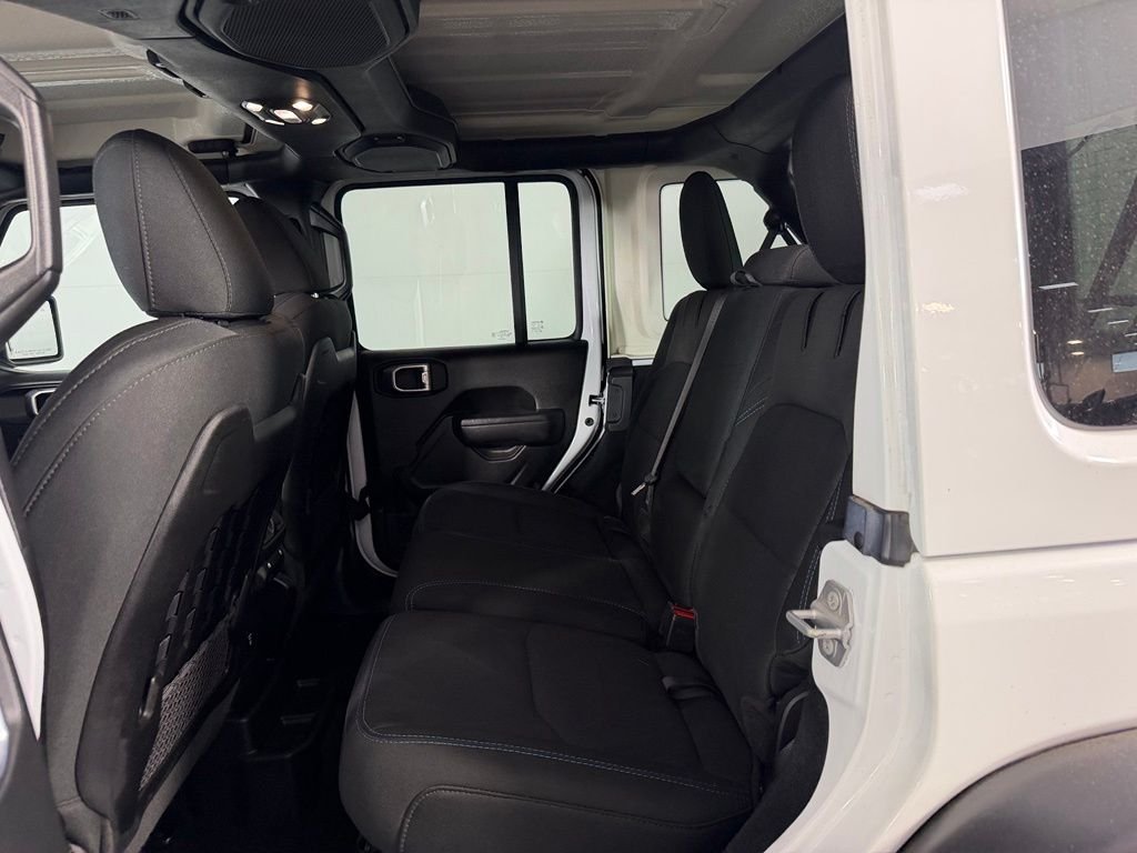 Certified Used 2022 White Jeep Unlimited Rubicon 4xe image 17