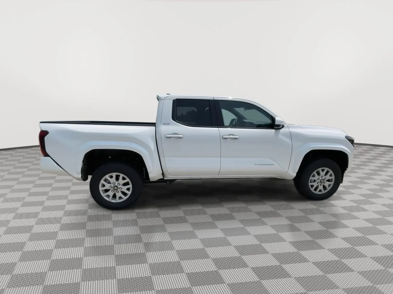 2025 Toyota Tacoma SR5 - Photo 12