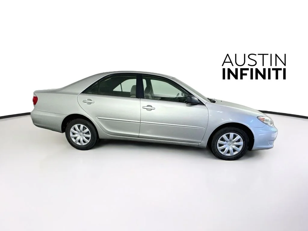 Used 2005 Lunar Mist Metallic Toyota STD image 8