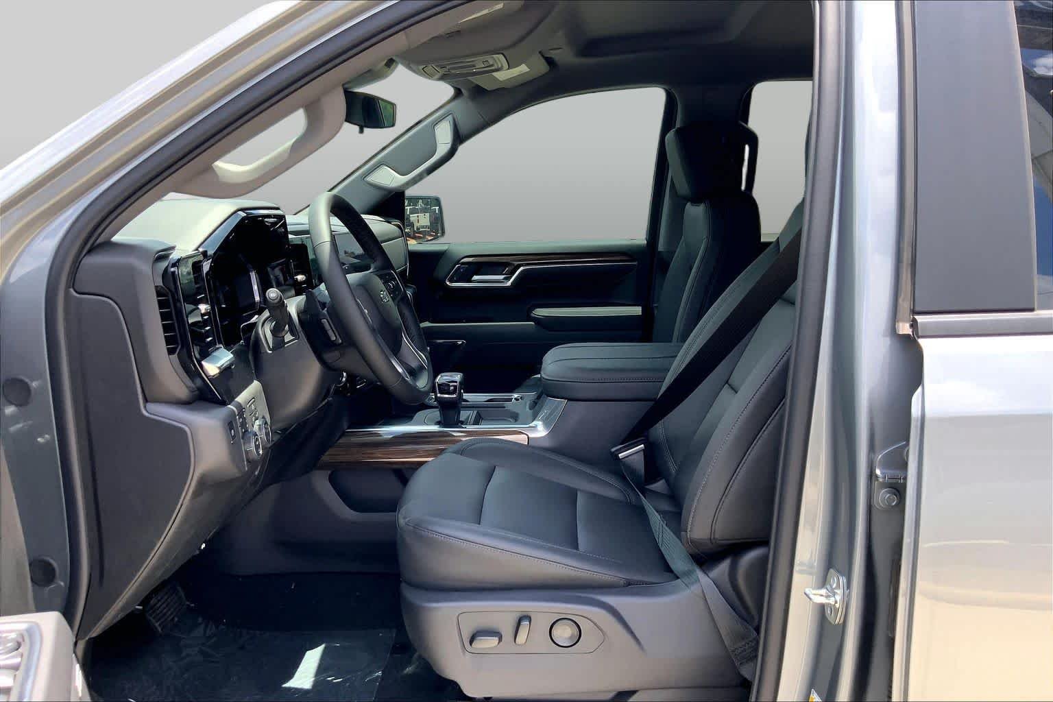 2026 Chevrolet Silverado 1500 LT Trail Boss - Photo 10