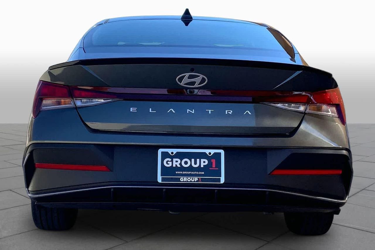 New 2026 Amazon Gray Hyundai SEL Sport Plus image 4